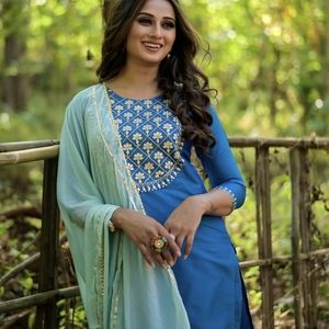 Kurta Trouser Set - Indian Cultural Wear